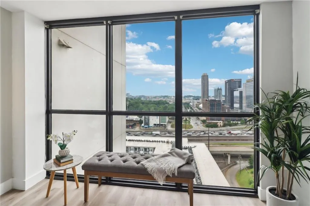 1280 W Peachtree Street Nw Unit 2205, Atlanta, Georgia 30309, 1 Bedroom Bedrooms, ,1 BathroomBathrooms,Residential,For Sale,1280 W Peachtree Street Nw Unit 2205,7593411