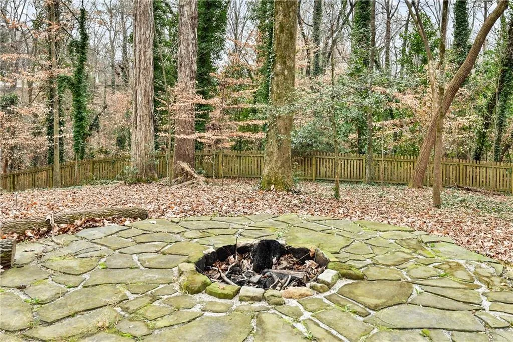 525 Forest Hills Drive, Atlanta, Georgia 30342, 6 Bedrooms Bedrooms, ,5 BathroomsBathrooms,Residential,Sold,525 Forest Hills Drive,6983709