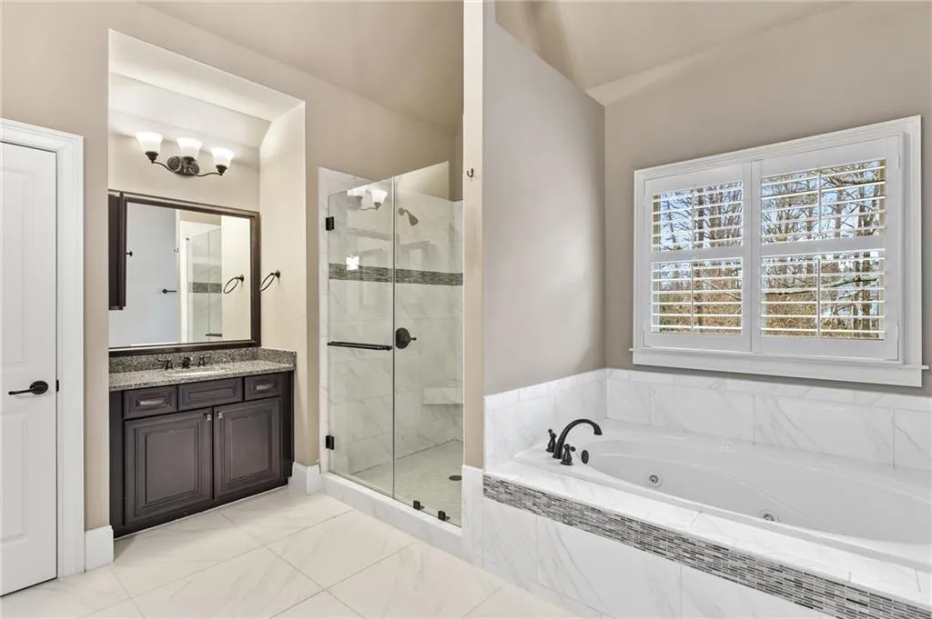 525 Forest Hills Drive, Atlanta, Georgia 30342, 6 Bedrooms Bedrooms, ,5 BathroomsBathrooms,Residential,Sold,525 Forest Hills Drive,6983709