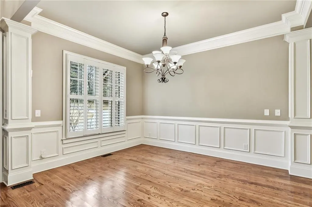 525 Forest Hills Drive, Atlanta, Georgia 30342, 6 Bedrooms Bedrooms, ,5 BathroomsBathrooms,Residential,Sold,525 Forest Hills Drive,6983709