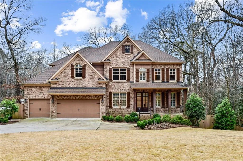 525 Forest Hills Drive, Atlanta, Georgia 30342, 6 Bedrooms Bedrooms, ,5 BathroomsBathrooms,Residential,Sold,525 Forest Hills Drive,6983709