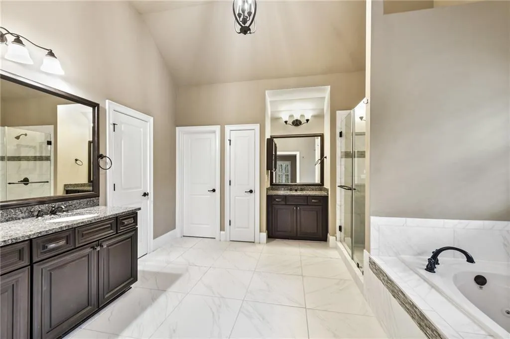 525 Forest Hills Drive, Atlanta, Georgia 30342, 6 Bedrooms Bedrooms, ,5 BathroomsBathrooms,Residential,Sold,525 Forest Hills Drive,6983709