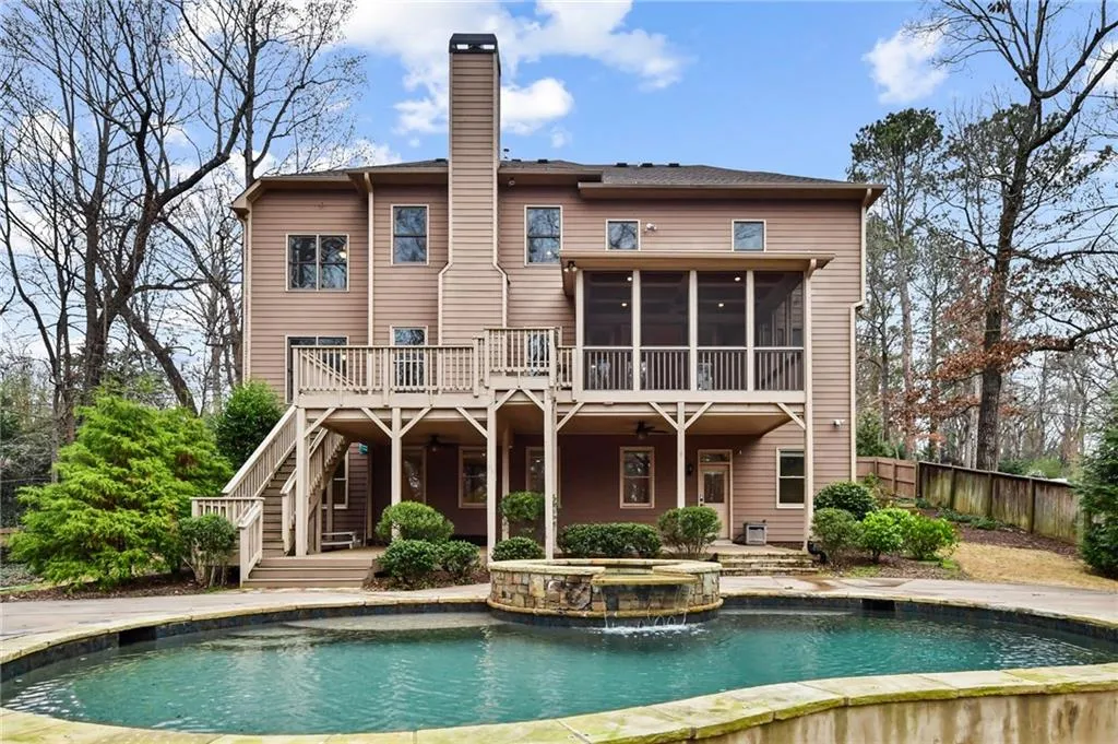 525 Forest Hills Drive, Atlanta, Georgia 30342, 6 Bedrooms Bedrooms, ,5 BathroomsBathrooms,Residential,Sold,525 Forest Hills Drive,6983709