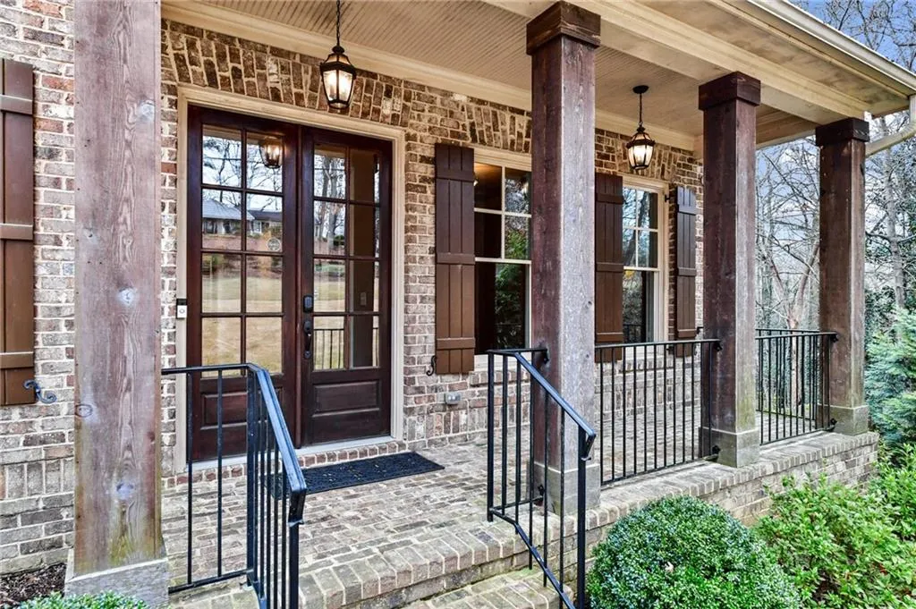 525 Forest Hills Drive, Atlanta, Georgia 30342, 6 Bedrooms Bedrooms, ,5 BathroomsBathrooms,Residential,Sold,525 Forest Hills Drive,6983709