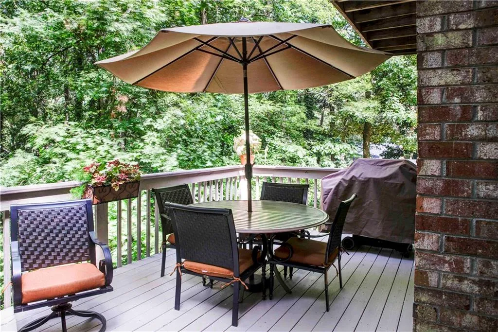 8865 Buckhorn, Sandy Springs, Georgia 30350, 4 Bedrooms Bedrooms, ,3 BathroomsBathrooms,Residential,Sold,8865 Buckhorn,5720726