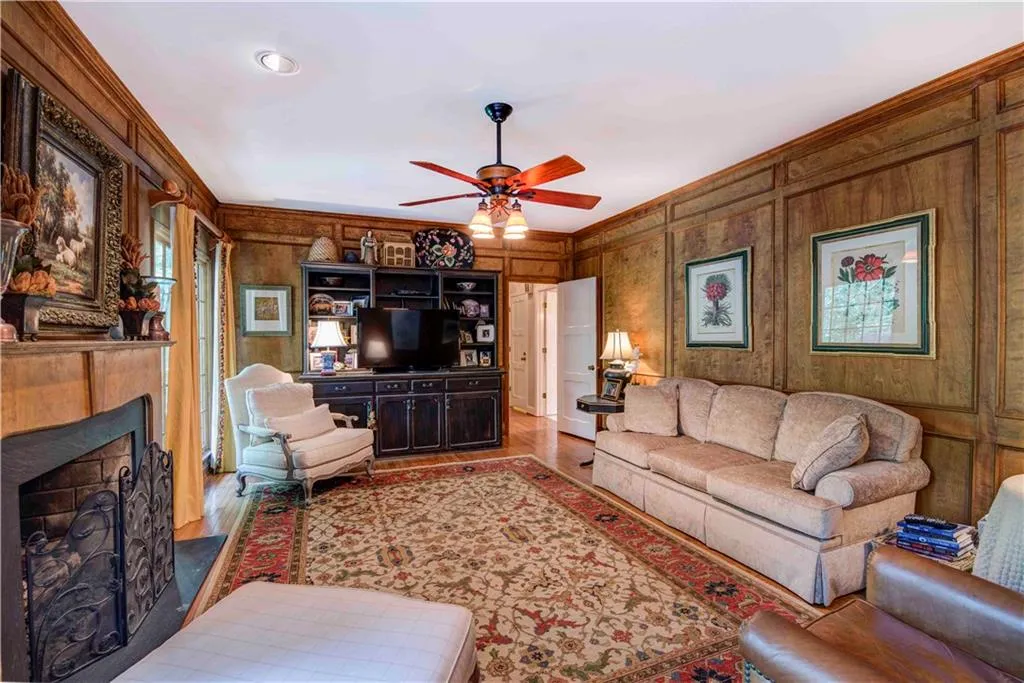 8865 Buckhorn, Sandy Springs, Georgia 30350, 4 Bedrooms Bedrooms, ,3 BathroomsBathrooms,Residential,Sold,8865 Buckhorn,5720726