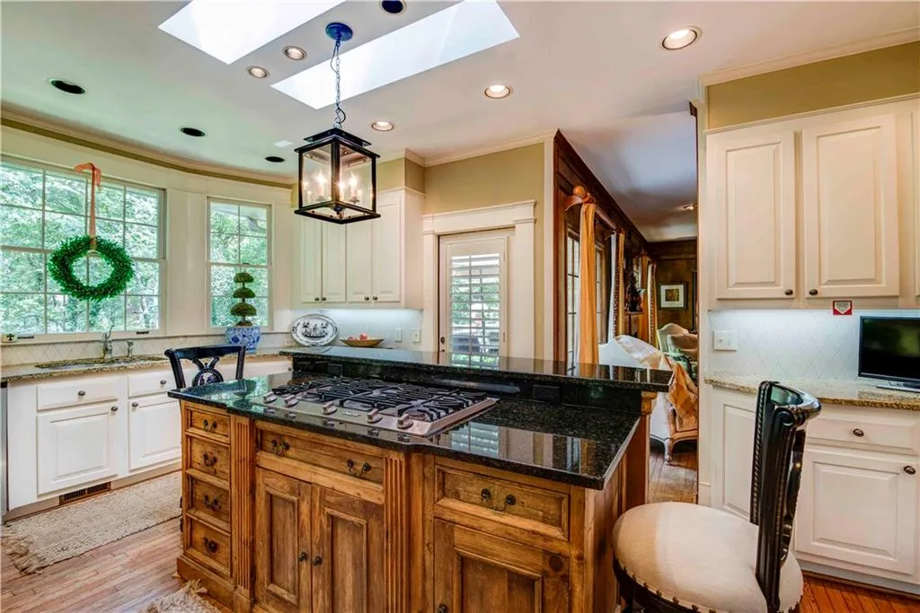 8865 Buckhorn, Sandy Springs, Georgia 30350, 4 Bedrooms Bedrooms, ,3 BathroomsBathrooms,Residential,Sold,8865 Buckhorn,5720726