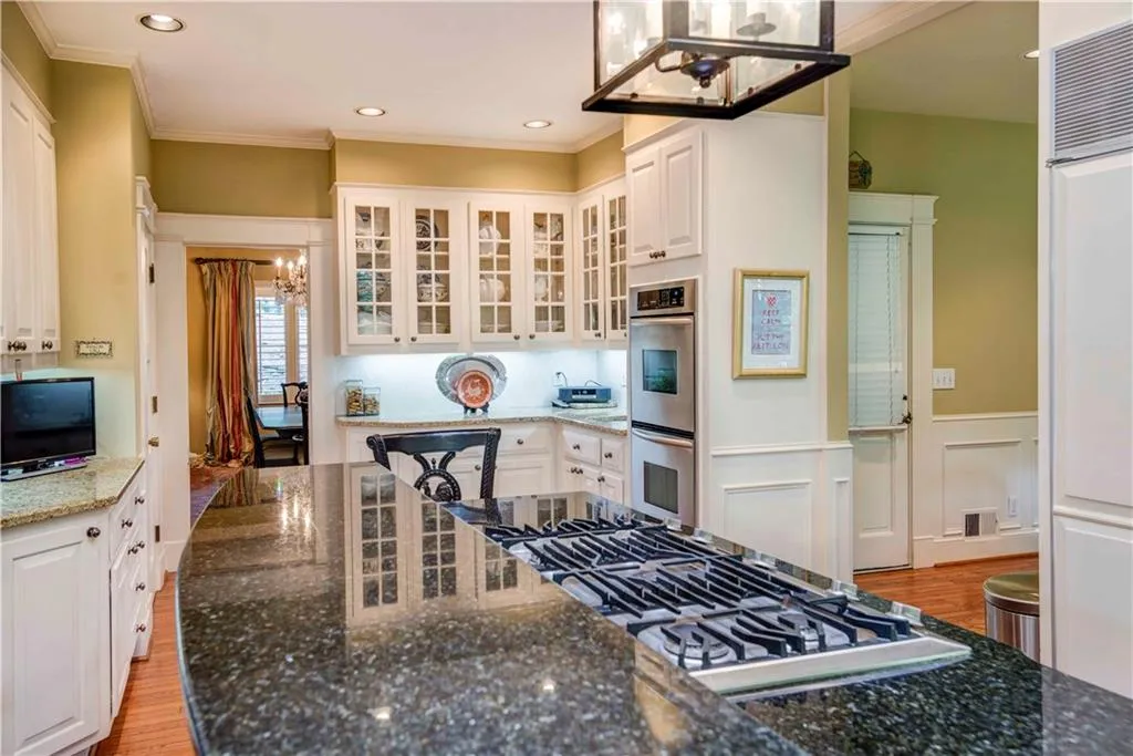 8865 Buckhorn, Sandy Springs, Georgia 30350, 4 Bedrooms Bedrooms, ,3 BathroomsBathrooms,Residential,Sold,8865 Buckhorn,5720726