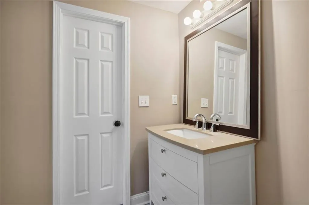 4624 Meadow Valley Drive, Atlanta, Georgia 30342, 6 Bedrooms Bedrooms, ,5 BathroomsBathrooms,Residential,Sold,4624 Meadow Valley Drive,7170227