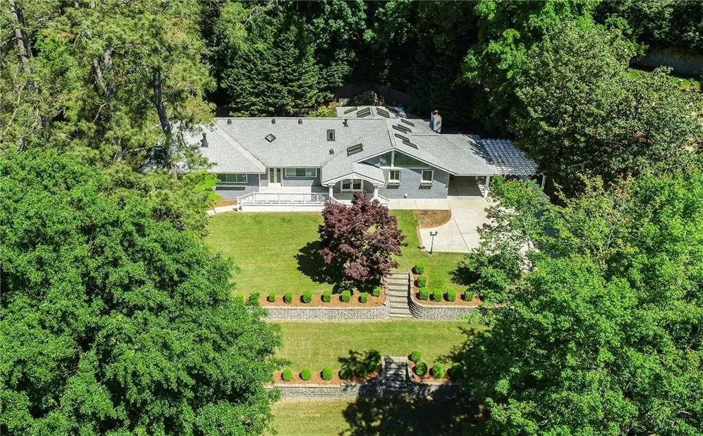 4624 Meadow Valley Drive, Atlanta, Georgia 30342, 6 Bedrooms Bedrooms, ,5 BathroomsBathrooms,Residential,Sold,4624 Meadow Valley Drive,7170227