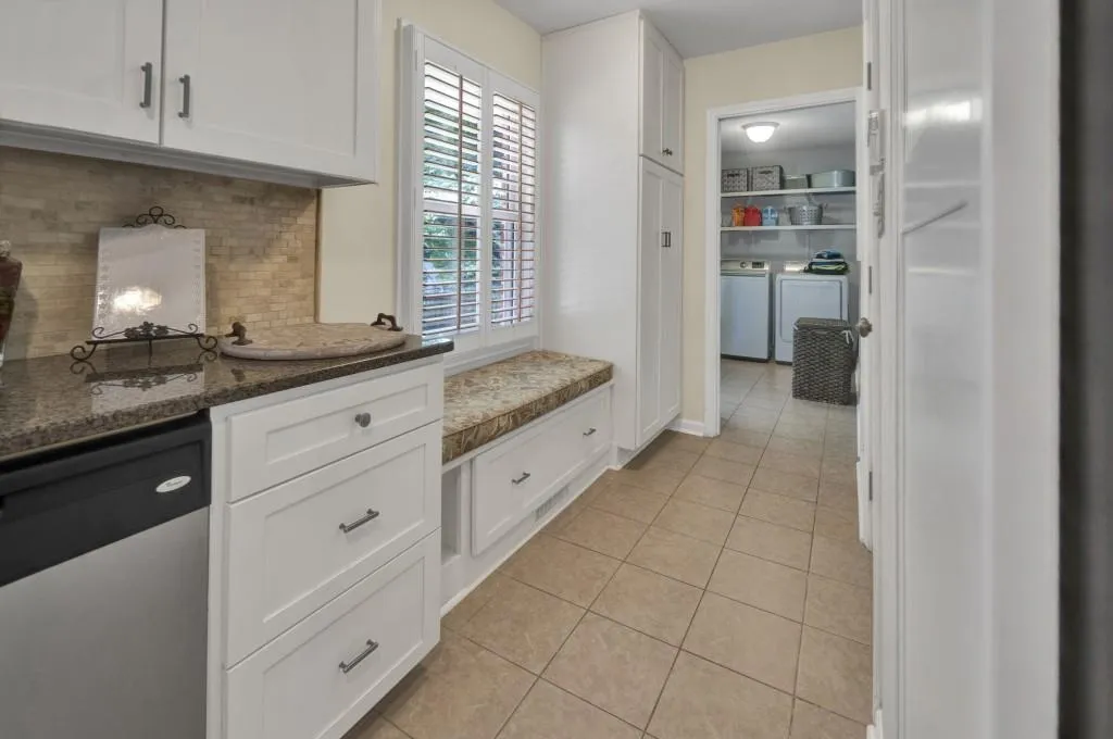 5790 Kayron Drive, Sandy Springs, Georgia 30328, 3 Bedrooms Bedrooms, ,2 BathroomsBathrooms,Residential,Sold,5790 Kayron Drive,5895398