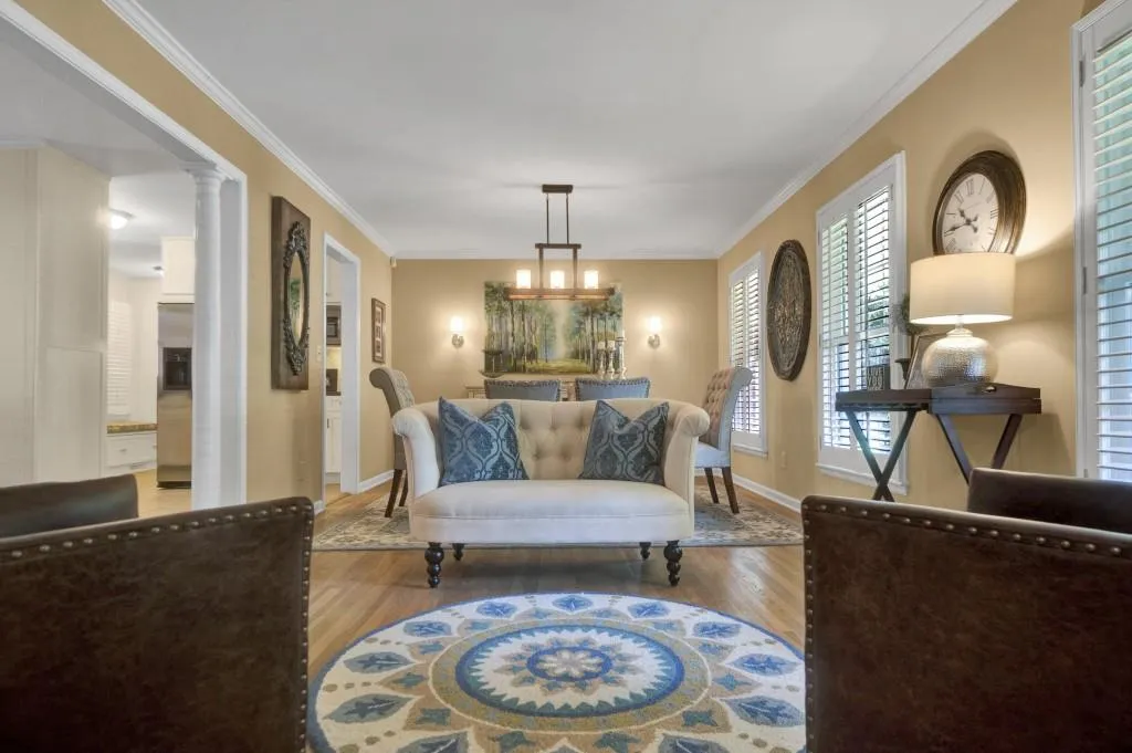 5790 Kayron Drive, Sandy Springs, Georgia 30328, 3 Bedrooms Bedrooms, ,2 BathroomsBathrooms,Residential,Sold,5790 Kayron Drive,5895398