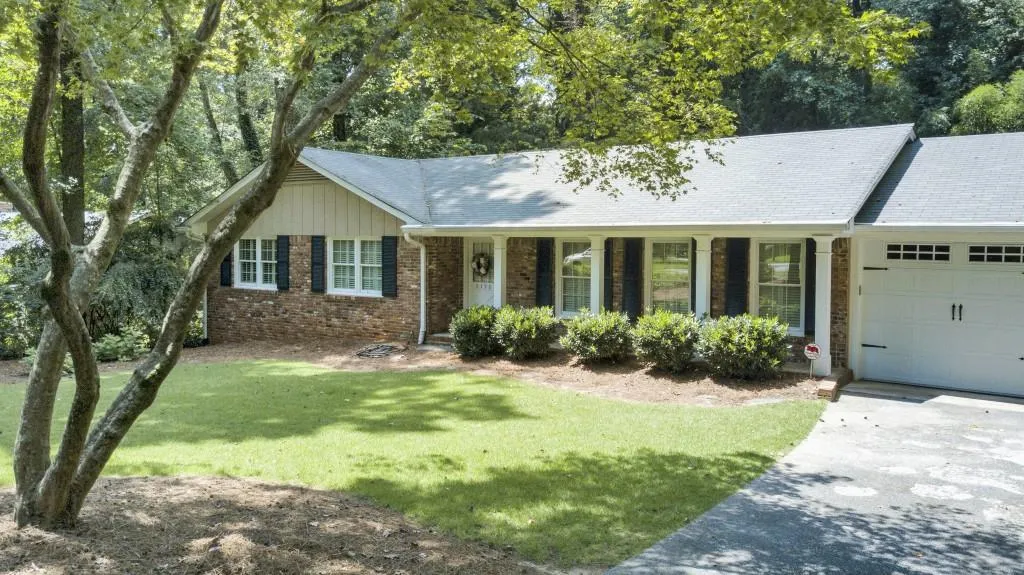 5790 Kayron Drive, Sandy Springs, Georgia 30328, 3 Bedrooms Bedrooms, ,2 BathroomsBathrooms,Residential,Sold,5790 Kayron Drive,5895398