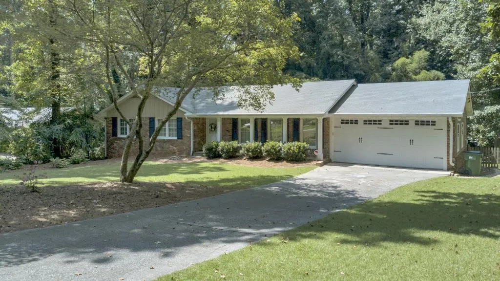 5790 Kayron Drive, Sandy Springs, Georgia 30328, 3 Bedrooms Bedrooms, ,2 BathroomsBathrooms,Residential,Sold,5790 Kayron Drive,5895398