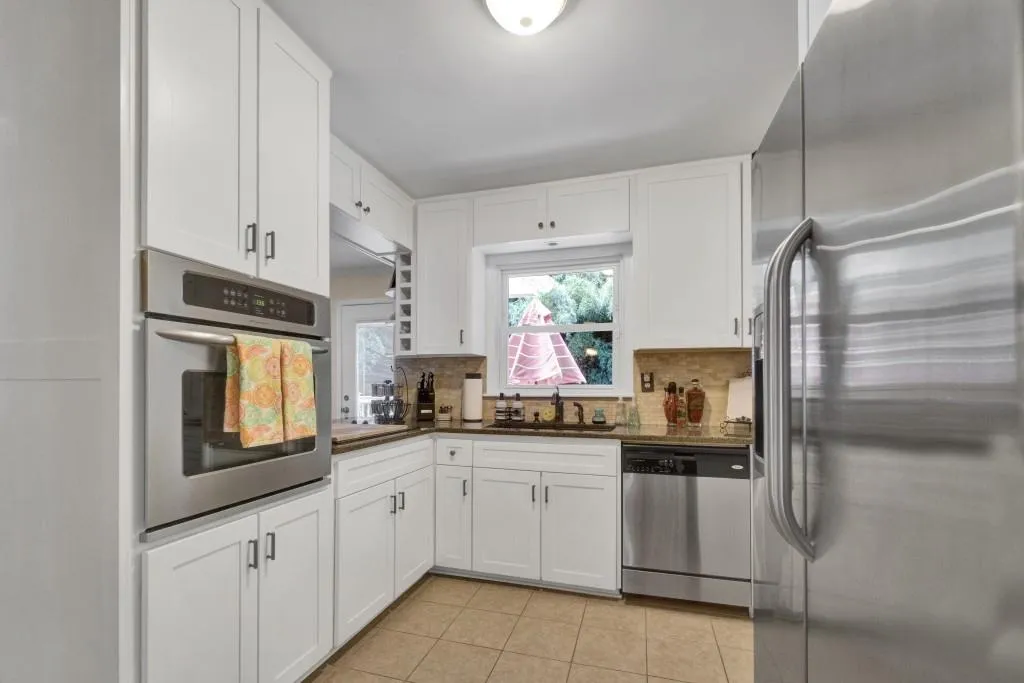 5790 Kayron Drive, Sandy Springs, Georgia 30328, 3 Bedrooms Bedrooms, ,2 BathroomsBathrooms,Residential,Sold,5790 Kayron Drive,5895398