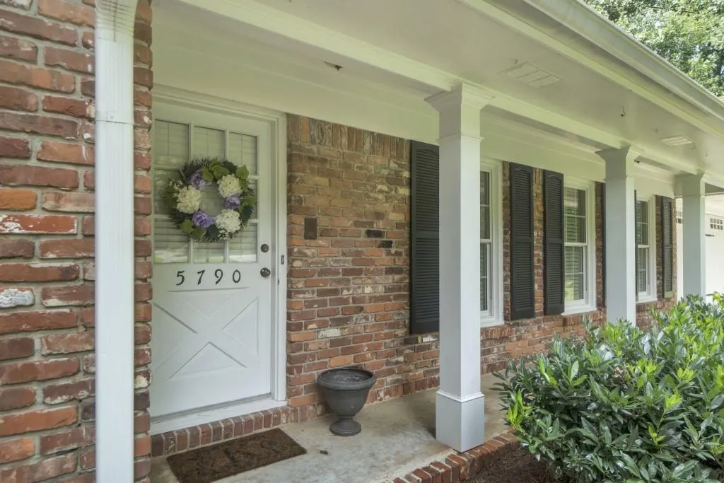 5790 Kayron Drive, Sandy Springs, Georgia 30328, 3 Bedrooms Bedrooms, ,2 BathroomsBathrooms,Residential,Sold,5790 Kayron Drive,5895398