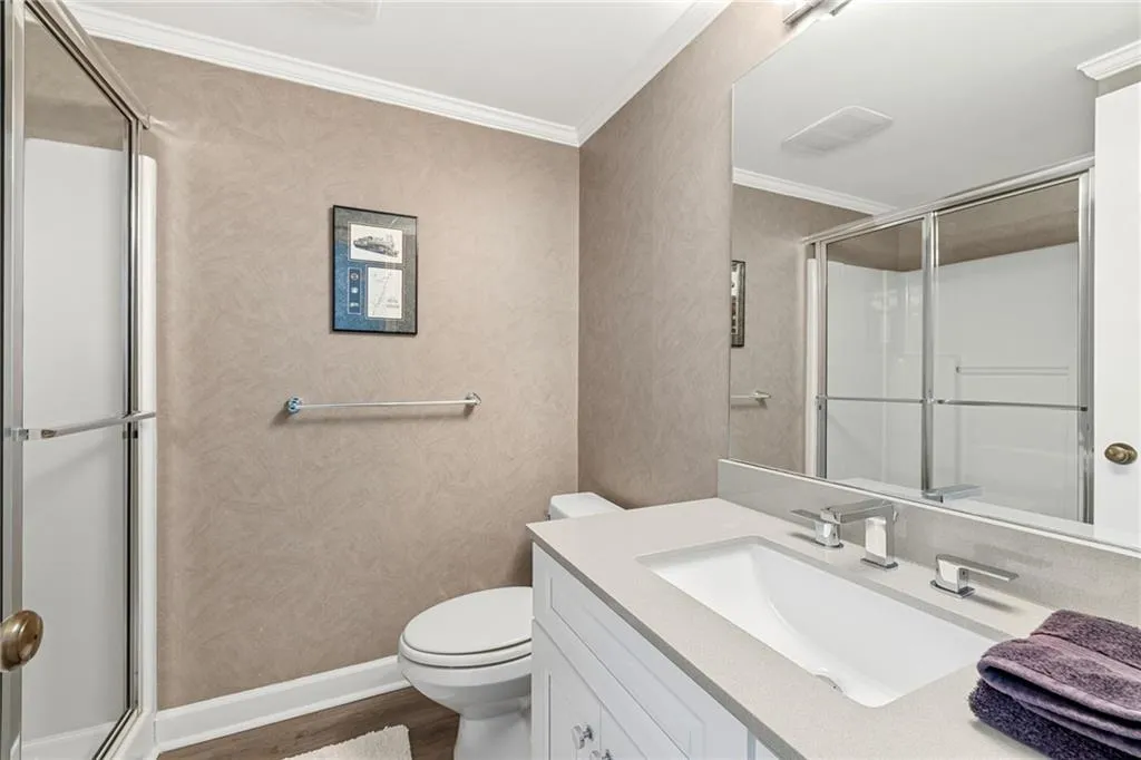 1095 Edgewater Drive, Sandy Springs, Georgia 30328, 5 Bedrooms Bedrooms, ,4 BathroomsBathrooms,Residential,Sold,1095 Edgewater Drive,7709720