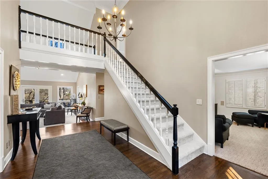 1095 Edgewater Drive, Sandy Springs, Georgia 30328, 5 Bedrooms Bedrooms, ,4 BathroomsBathrooms,Residential,Sold,1095 Edgewater Drive,7709720