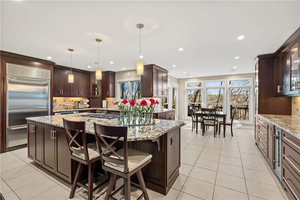 1095 Edgewater Drive, Sandy Springs, Georgia 30328, 5 Bedrooms Bedrooms, ,4 BathroomsBathrooms,Residential,Sold,1095 Edgewater Drive,7709720