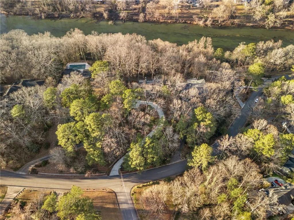 1095 Edgewater Drive, Sandy Springs, Georgia 30328, 5 Bedrooms Bedrooms, ,4 BathroomsBathrooms,Residential,Sold,1095 Edgewater Drive,7709720