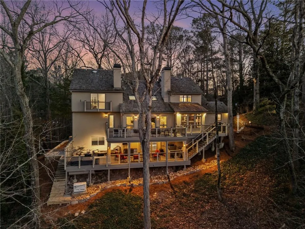 1095 Edgewater Drive, Sandy Springs, Georgia 30328, 5 Bedrooms Bedrooms, ,4 BathroomsBathrooms,Residential,Sold,1095 Edgewater Drive,7709720