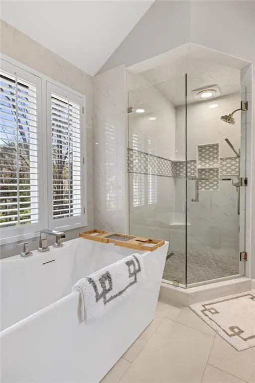 1095 Edgewater Drive, Sandy Springs, Georgia 30328, 5 Bedrooms Bedrooms, ,4 BathroomsBathrooms,Residential,Sold,1095 Edgewater Drive,7709720