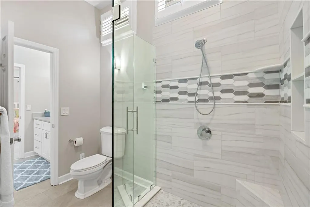 1095 Edgewater Drive, Sandy Springs, Georgia 30328, 5 Bedrooms Bedrooms, ,4 BathroomsBathrooms,Residential,Sold,1095 Edgewater Drive,7709720