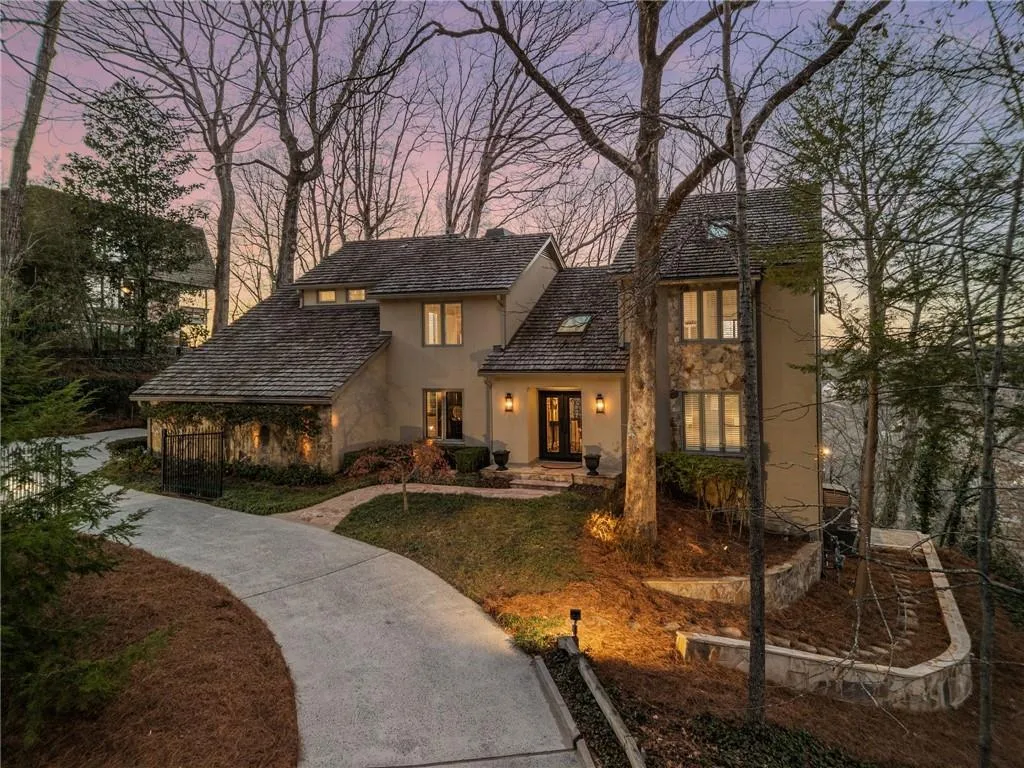1095 Edgewater Drive, Sandy Springs, Georgia 30328, 5 Bedrooms Bedrooms, ,4 BathroomsBathrooms,Residential,Sold,1095 Edgewater Drive,7709720