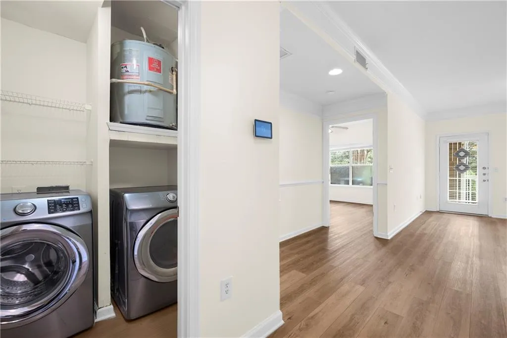 2700 Pine Tree Road Ne Unit 1015, Atlanta, Georgia 30324, 1 Bedroom Bedrooms, ,1 BathroomBathrooms,Residential,For Sale,2700 Pine Tree Road Ne Unit 1015,7560341