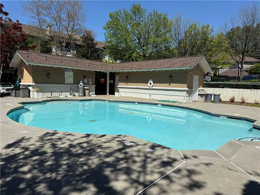 2700 Pine Tree Road Ne Unit 1015, Atlanta, Georgia 30324, 1 Bedroom Bedrooms, ,1 BathroomBathrooms,Residential,For Sale,2700 Pine Tree Road Ne Unit 1015,7560341