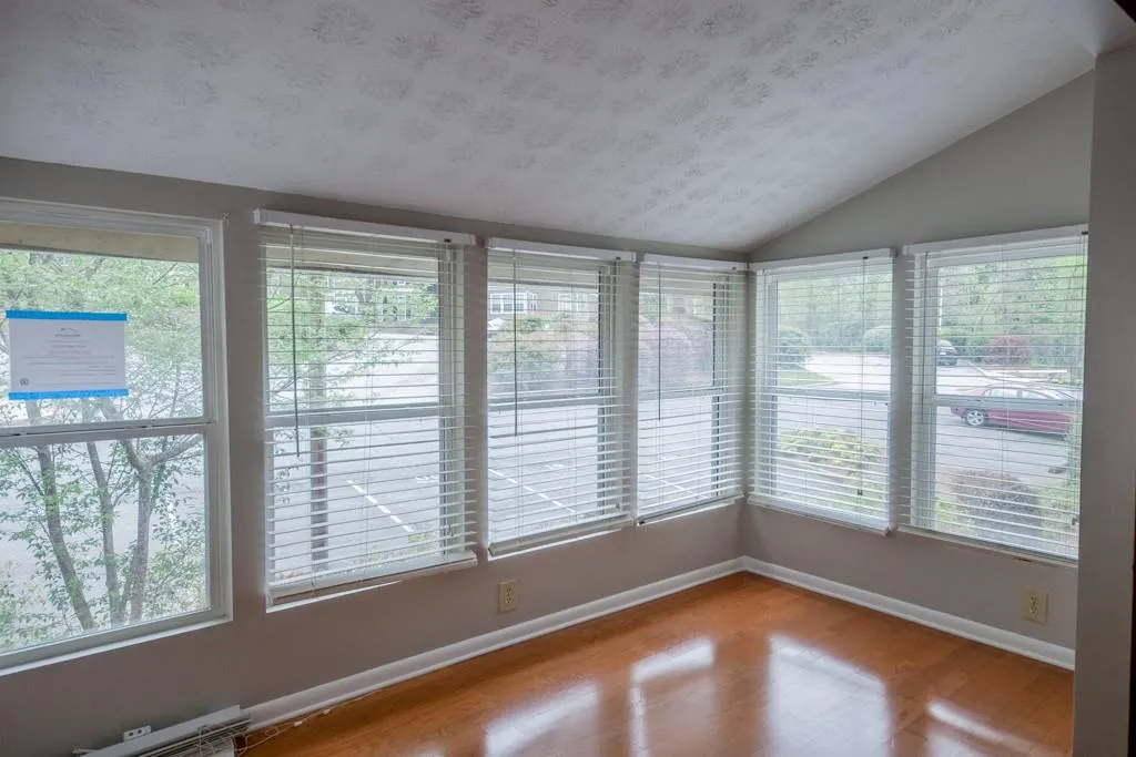 5147 Roswell Road Ne Unit 7, Atlanta, Georgia 30342, 2 Bedrooms Bedrooms, ,1 BathroomBathrooms,Residential,Sold,5147 Roswell Road Ne Unit 7,5830210
