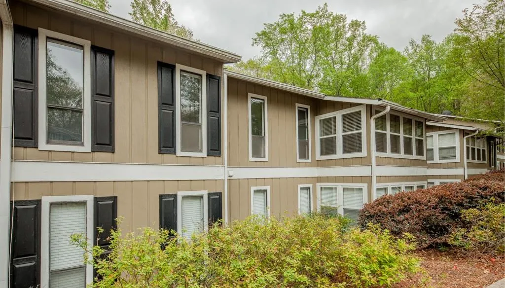 5147 Roswell Road Ne Unit 7, Atlanta, Georgia 30342, 2 Bedrooms Bedrooms, ,1 BathroomBathrooms,Residential,Sold,5147 Roswell Road Ne Unit 7,5830210