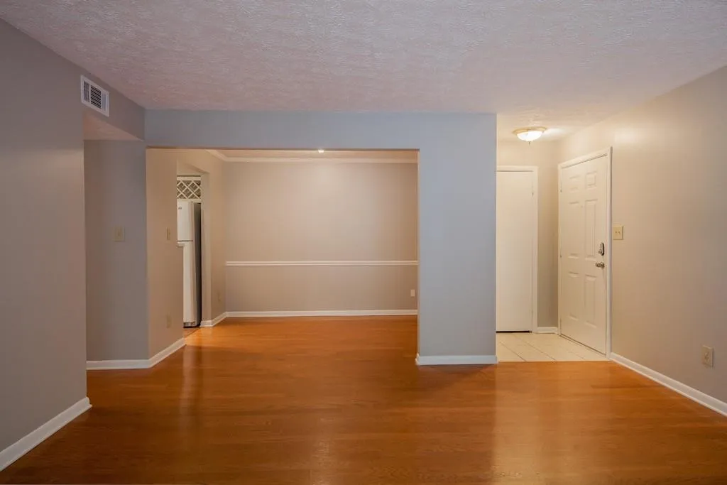 5147 Roswell Road Ne Unit 7, Atlanta, Georgia 30342, 2 Bedrooms Bedrooms, ,1 BathroomBathrooms,Residential,Sold,5147 Roswell Road Ne Unit 7,5830210