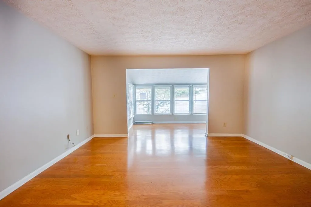 5147 Roswell Road Ne Unit 7, Atlanta, Georgia 30342, 2 Bedrooms Bedrooms, ,1 BathroomBathrooms,Residential,Sold,5147 Roswell Road Ne Unit 7,5830210