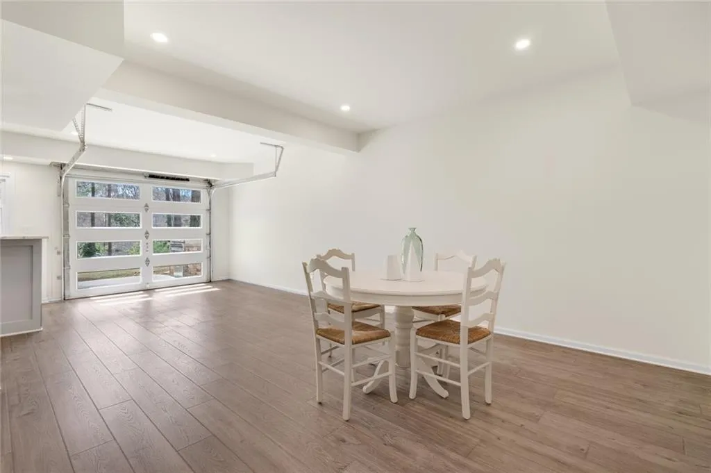 980 Winding Creek Trail, Sandy Springs, Georgia 30328, 6 Bedrooms Bedrooms, ,4 BathroomsBathrooms,Residential,Sold,980 Winding Creek Trail,7022733