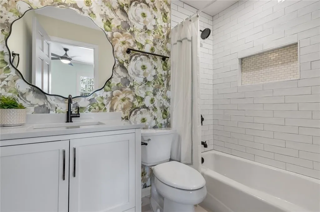 980 Winding Creek Trail, Sandy Springs, Georgia 30328, 6 Bedrooms Bedrooms, ,4 BathroomsBathrooms,Residential,Sold,980 Winding Creek Trail,7022733