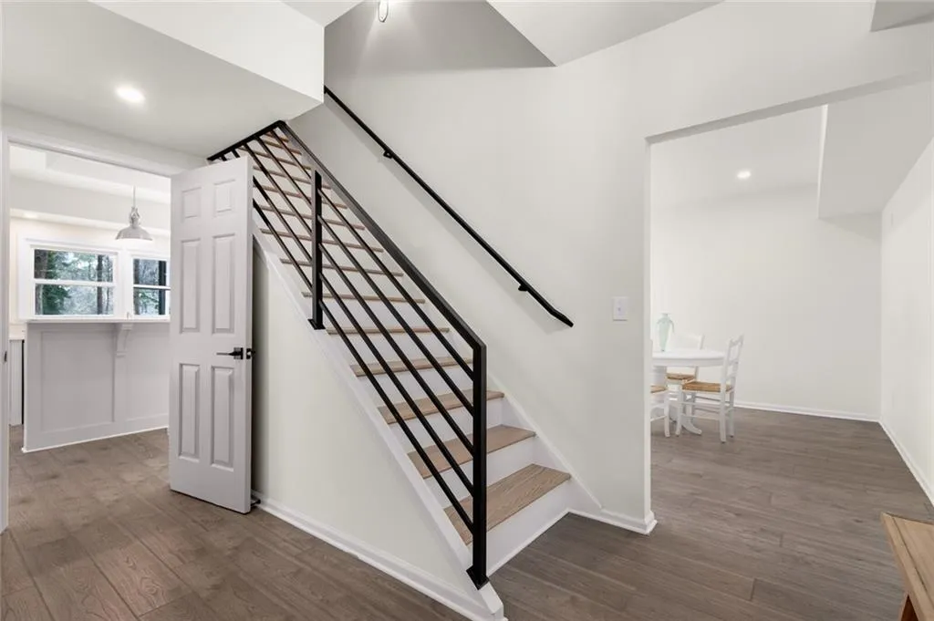 980 Winding Creek Trail, Sandy Springs, Georgia 30328, 6 Bedrooms Bedrooms, ,4 BathroomsBathrooms,Residential,Sold,980 Winding Creek Trail,7022733