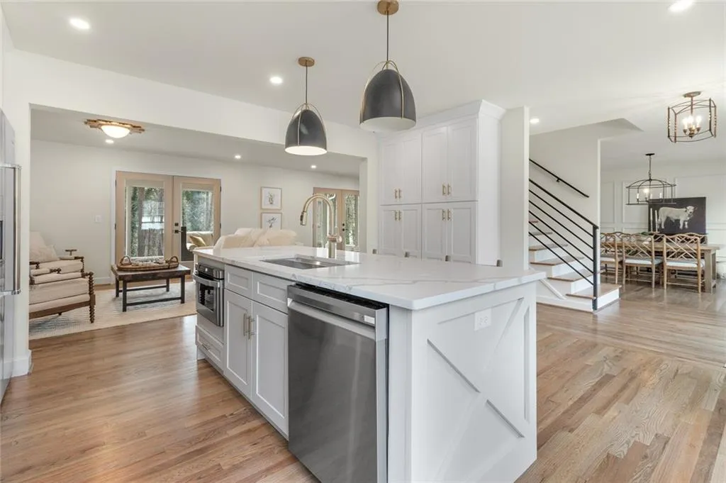 980 Winding Creek Trail, Sandy Springs, Georgia 30328, 6 Bedrooms Bedrooms, ,4 BathroomsBathrooms,Residential,Sold,980 Winding Creek Trail,7022733