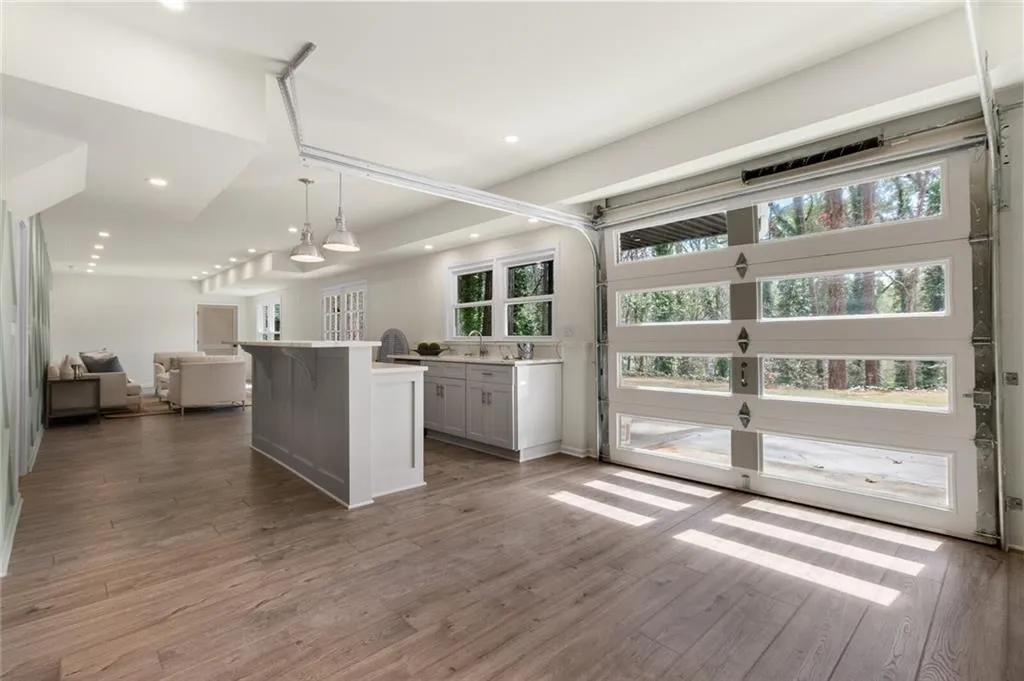 980 Winding Creek Trail, Sandy Springs, Georgia 30328, 6 Bedrooms Bedrooms, ,4 BathroomsBathrooms,Residential,Sold,980 Winding Creek Trail,7022733