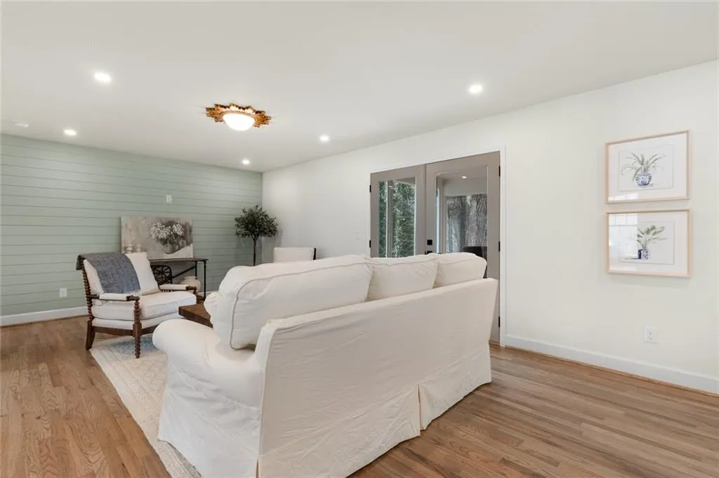 980 Winding Creek Trail, Sandy Springs, Georgia 30328, 6 Bedrooms Bedrooms, ,4 BathroomsBathrooms,Residential,Sold,980 Winding Creek Trail,7022733