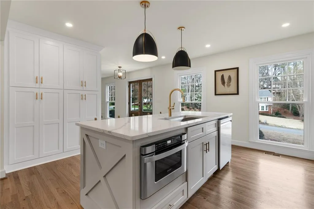 980 Winding Creek Trail, Sandy Springs, Georgia 30328, 6 Bedrooms Bedrooms, ,4 BathroomsBathrooms,Residential,Sold,980 Winding Creek Trail,7022733