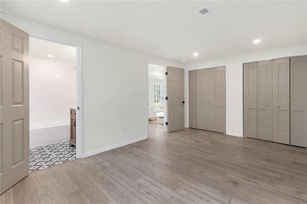 980 Winding Creek Trail, Sandy Springs, Georgia 30328, 6 Bedrooms Bedrooms, ,4 BathroomsBathrooms,Residential,Sold,980 Winding Creek Trail,7022733