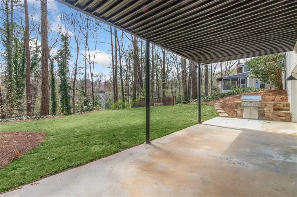 980 Winding Creek Trail, Sandy Springs, Georgia 30328, 6 Bedrooms Bedrooms, ,4 BathroomsBathrooms,Residential,Sold,980 Winding Creek Trail,7022733