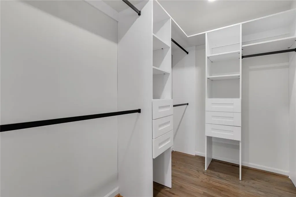 980 Winding Creek Trail, Sandy Springs, Georgia 30328, 6 Bedrooms Bedrooms, ,4 BathroomsBathrooms,Residential,Sold,980 Winding Creek Trail,7022733