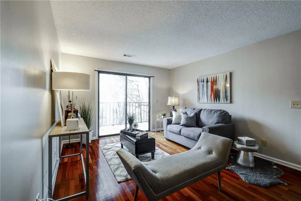 2657 Lenox Rd. Ne Unit 206, Atlanta, Georgia 30324, 2 Bedrooms Bedrooms, ,2 BathroomsBathrooms,Residential,Sold,2657 Lenox Rd. Ne Unit 206,5950702