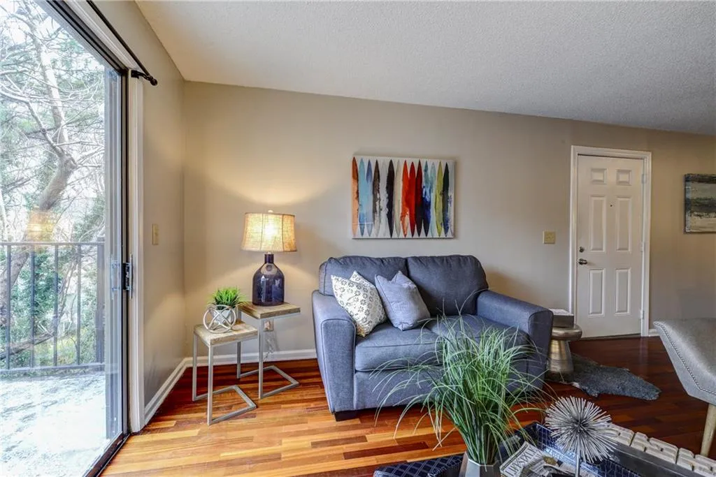 2657 Lenox Rd. Ne Unit 206, Atlanta, Georgia 30324, 2 Bedrooms Bedrooms, ,2 BathroomsBathrooms,Residential,Sold,2657 Lenox Rd. Ne Unit 206,5950702