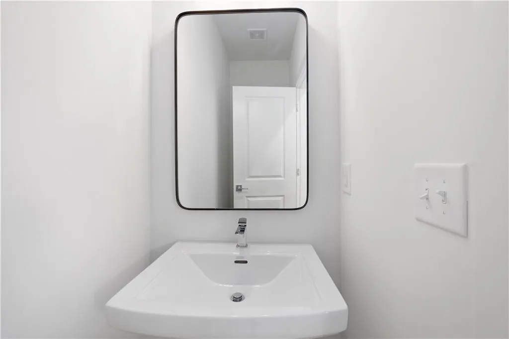 5862 Westin Road Unit 10, Atlanta, Georgia 30328, 3 Bedrooms Bedrooms, ,3 BathroomsBathrooms,Residential,Sold,5862 Westin Road Unit 10,6909101