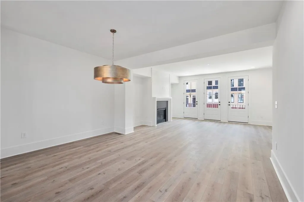 5862 Westin Road Unit 10, Atlanta, Georgia 30328, 3 Bedrooms Bedrooms, ,3 BathroomsBathrooms,Residential,Sold,5862 Westin Road Unit 10,6909101