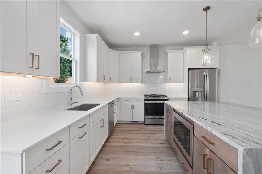 5862 Westin Road Unit 10, Atlanta, Georgia 30328, 3 Bedrooms Bedrooms, ,3 BathroomsBathrooms,Residential,Sold,5862 Westin Road Unit 10,6909101