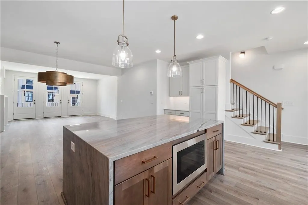 5862 Westin Road Unit 10, Atlanta, Georgia 30328, 3 Bedrooms Bedrooms, ,3 BathroomsBathrooms,Residential,Sold,5862 Westin Road Unit 10,6909101